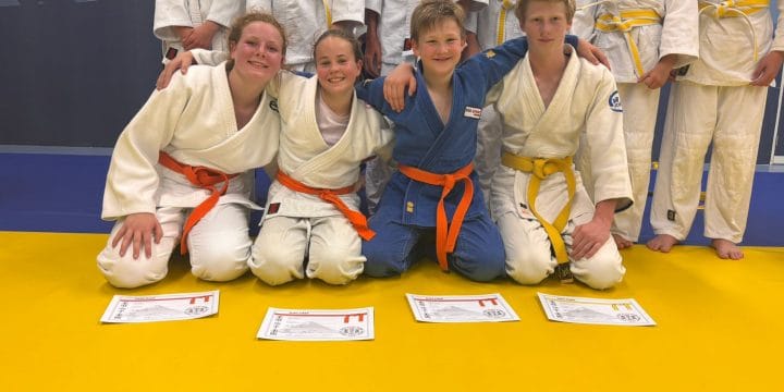 MOOIE EXAMENS BIJ BUDOSPORT HOORN